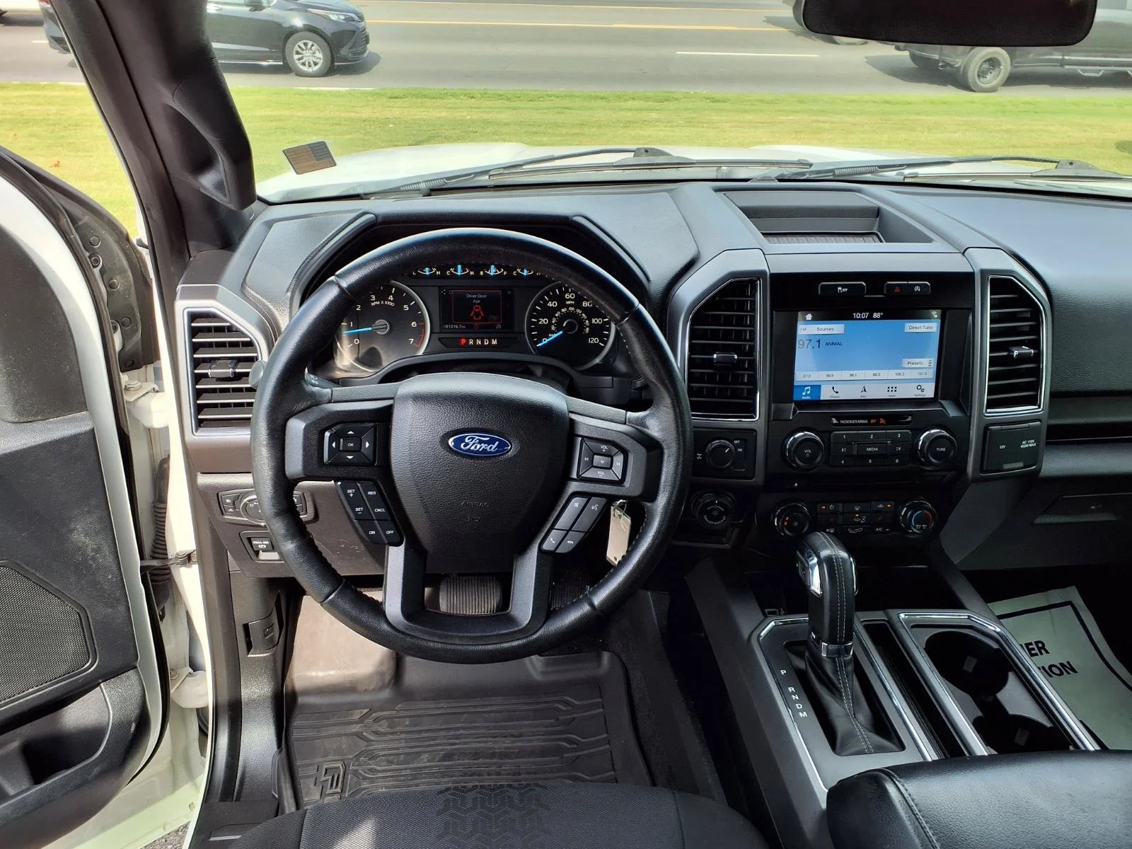 Used 2018 White Ford  image 3