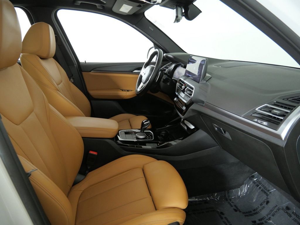 Used 2024 White BMW xDrive30i image 21