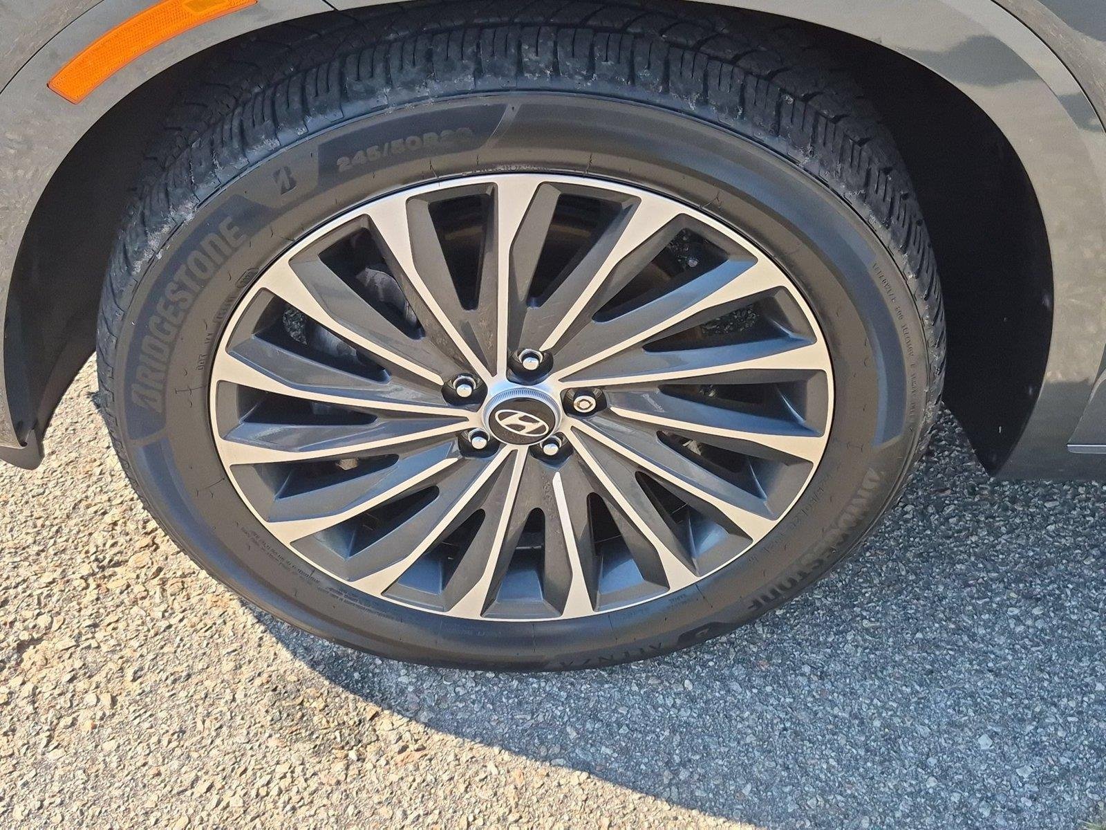 Used 2023 Robust Emerald Hyundai Calligraphy image 10