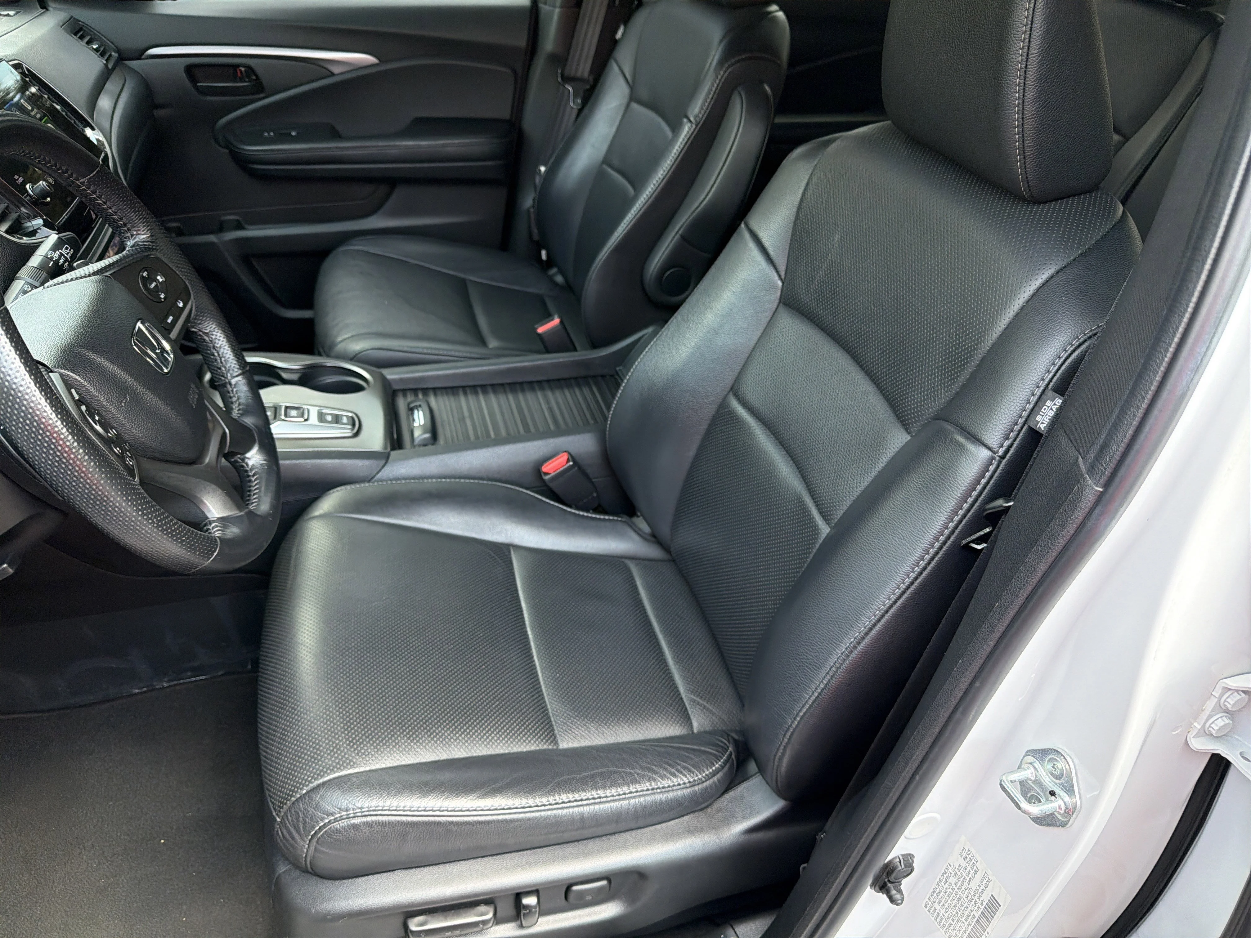 Certified Used 2023 White Honda EX-L image 18