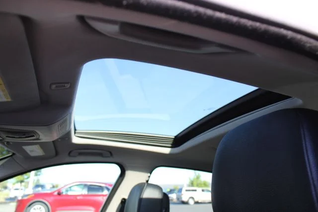 Used 2012 Silver BMW 528i xDrive image 28