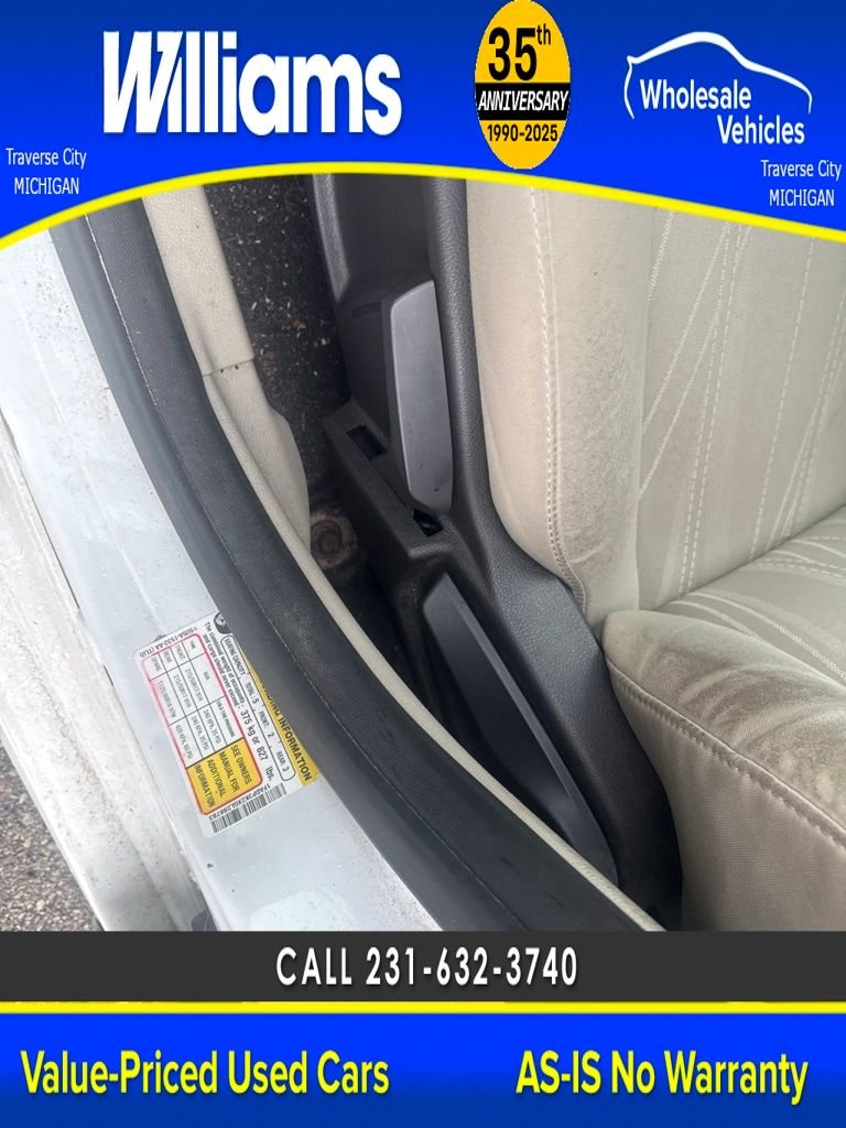 Used 2016 Oxford White Ford SE image 28