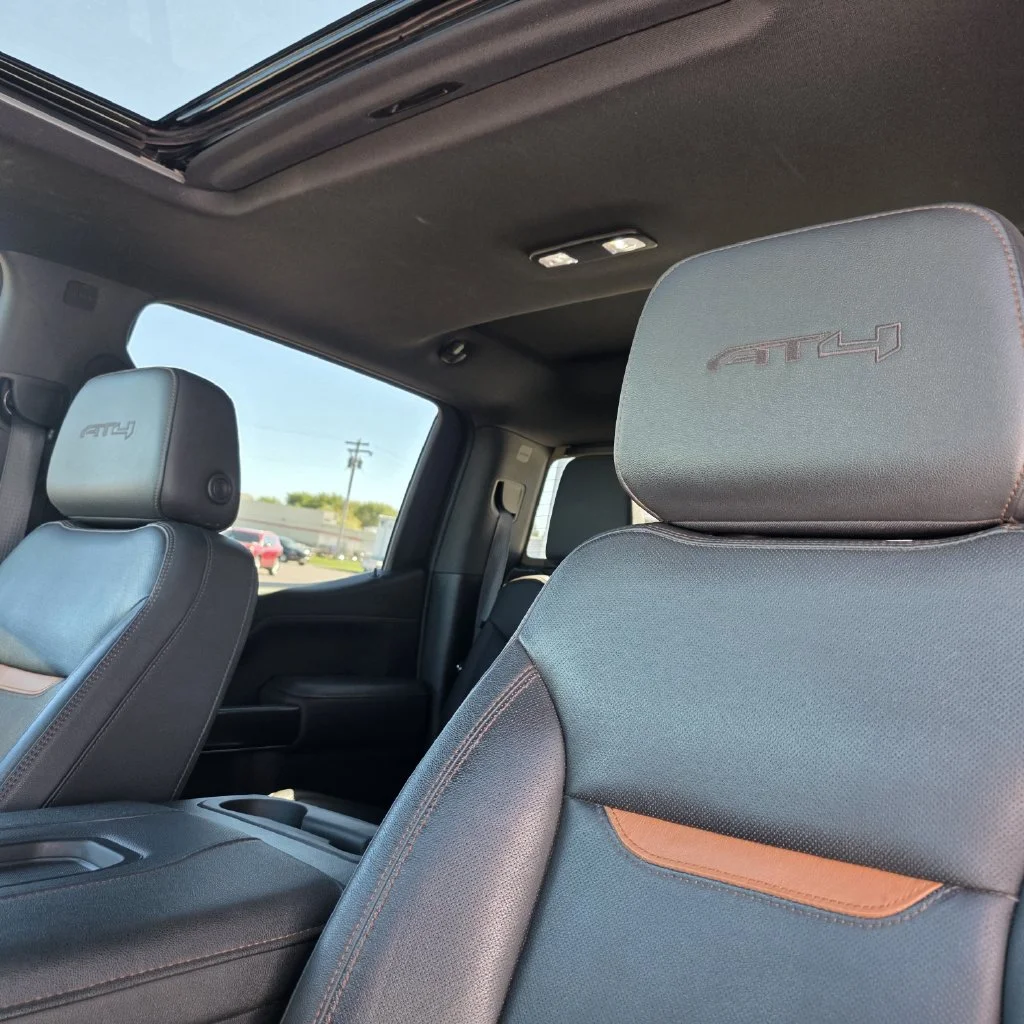 Used 2022 ONYX BLACK GMC AT4 image 8
