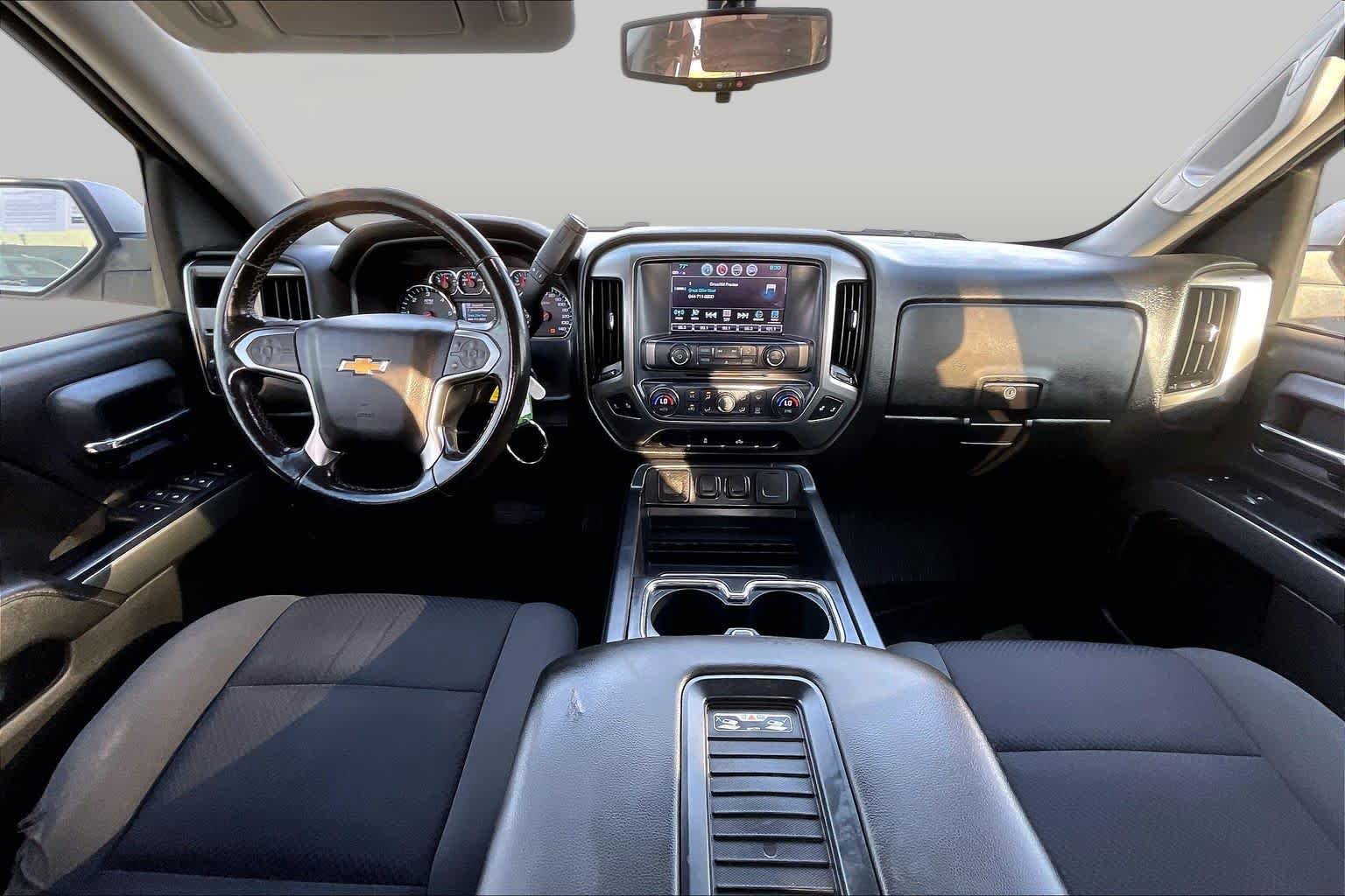 Used 2018 Silver Ice Metallic Chevrolet LT image 14