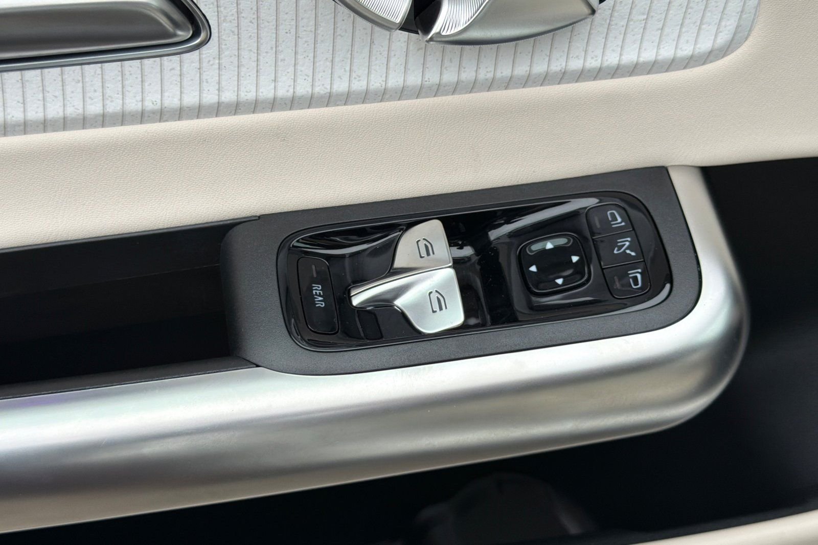 New 2027 Polar White Mercedes-Benz CLA 250+ image 23