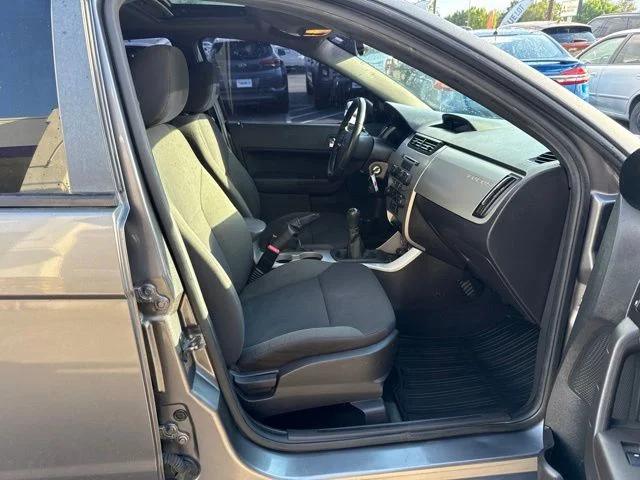 Used 2010 Gray Ford SES image 13