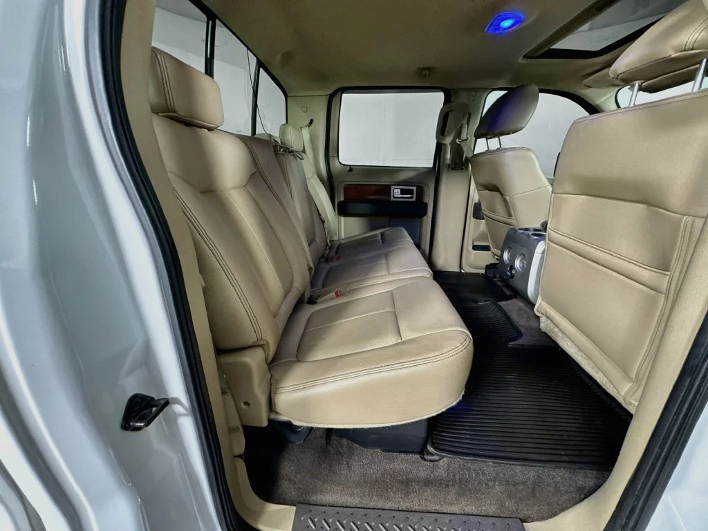 Used 2009 White Ford Lariat image 33