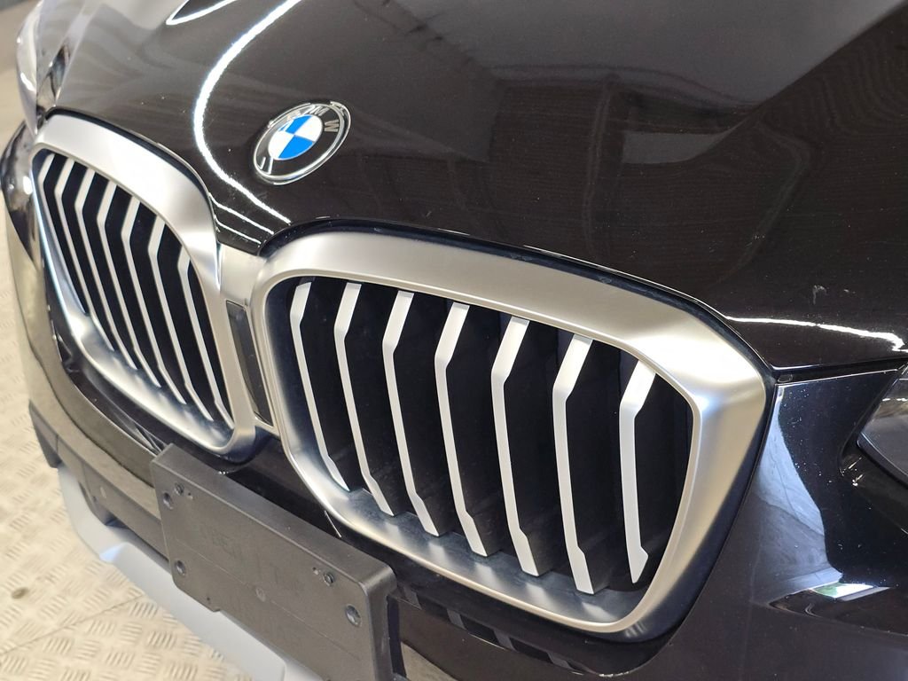 Used 2022  BMW xDrive30i image 14