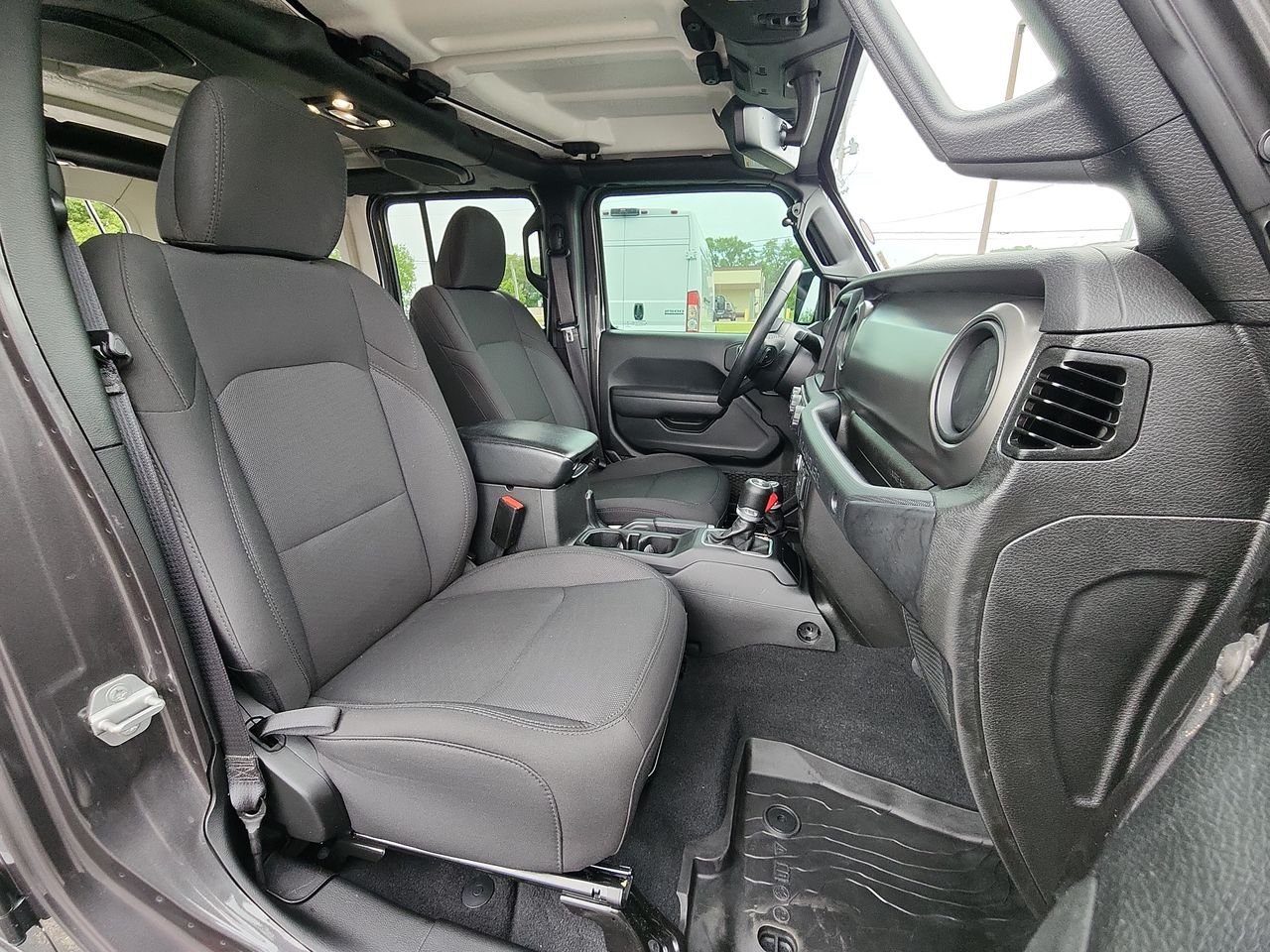 Used 2022 Granite Crystal Metallic Clearcoat Jeep Unlimited Willys image 24