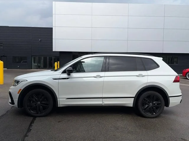 Used 2022 Oryx White Pearl Volkswagen SE R-Line Black image 7