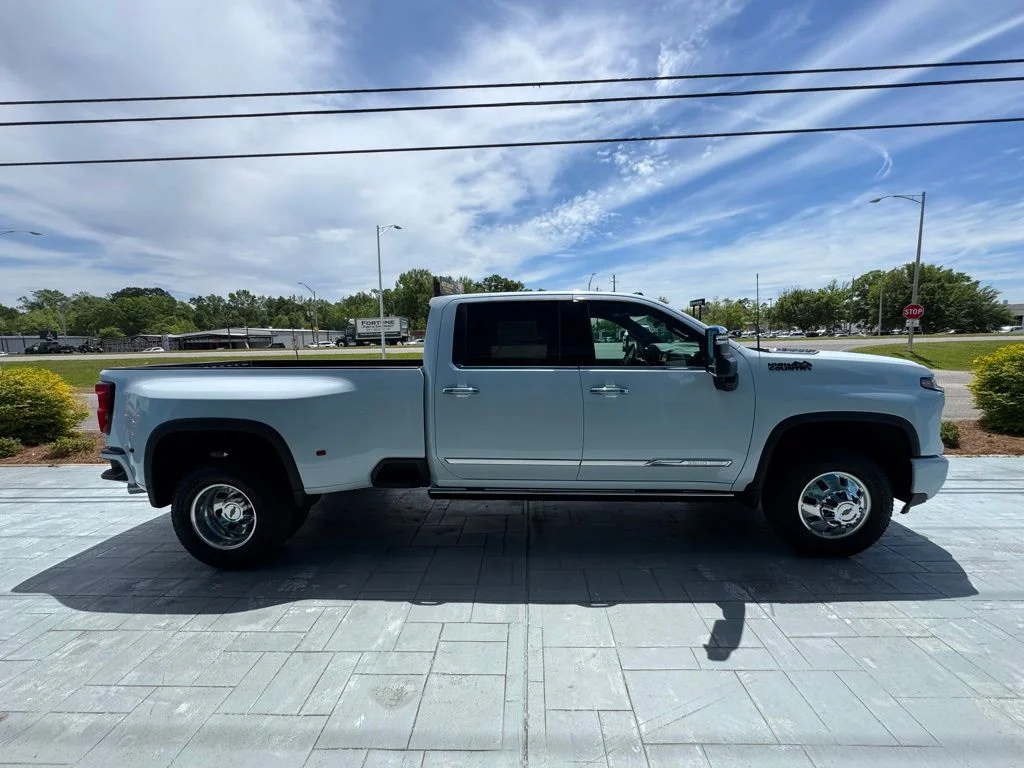New 2026 White Chevrolet High Country image 7