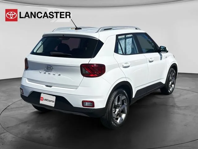 Used 2025 Lunar White Hyundai SEL image 7
