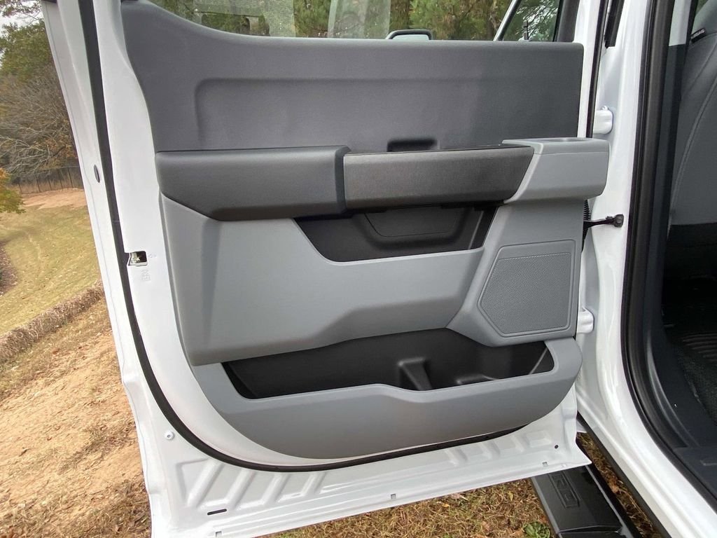 New 2026 Oxford White Ford F-450® XL image 10