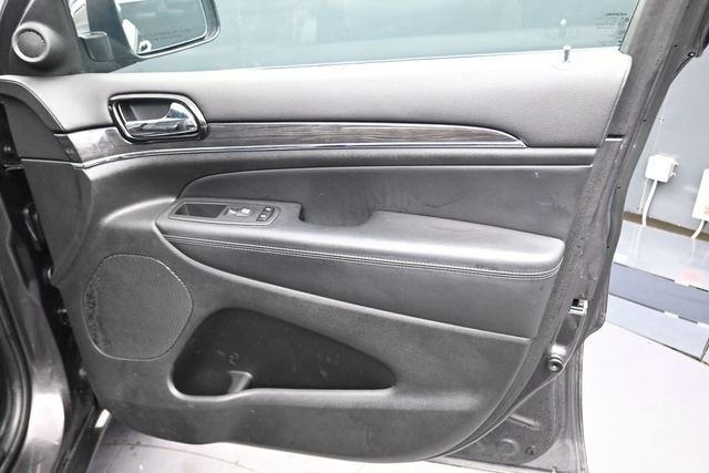 Used 2021 Gray Jeep Overland image 27