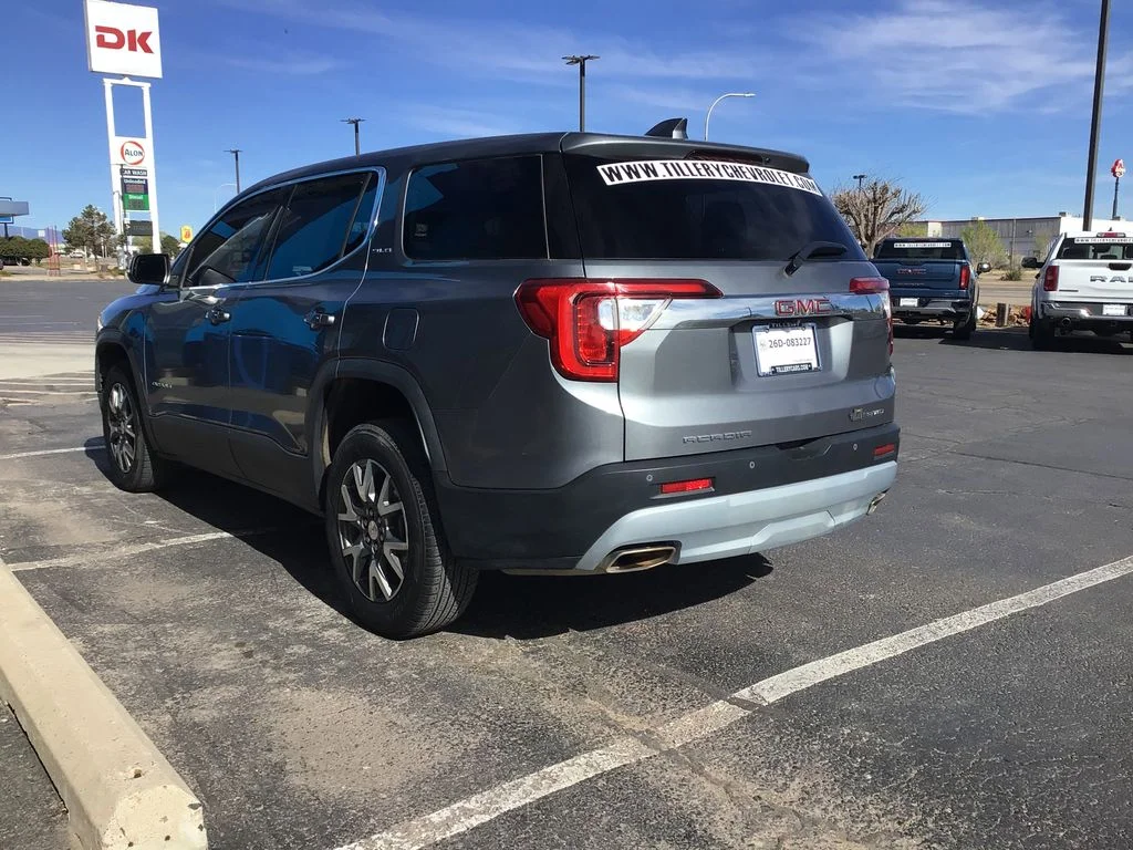 Used 2021 Satin Steel Metallic GMC SLE image 4