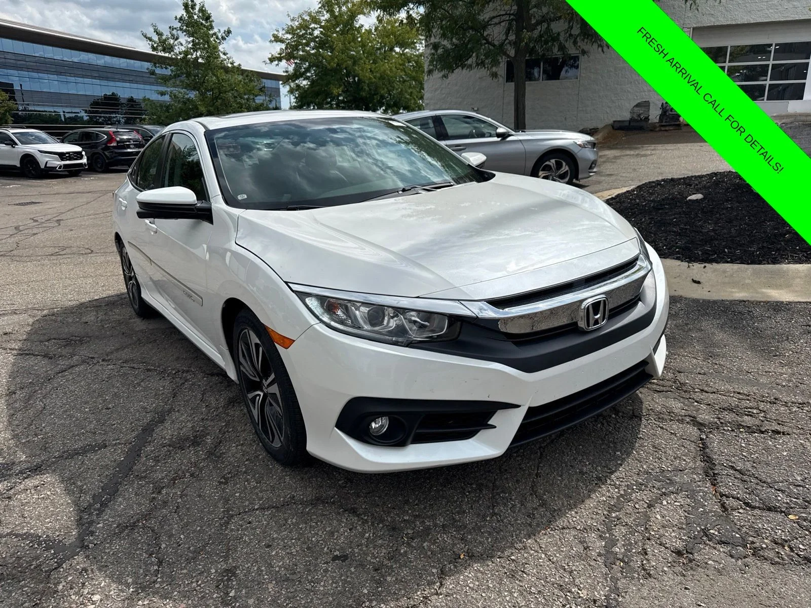 Used 2016 White Orchid Pearl Honda EX-L image 11
