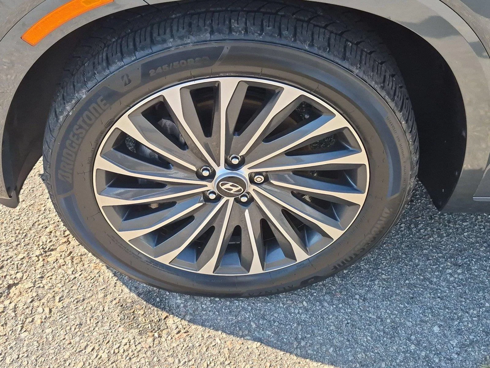 Used 2023 Robust Emerald Hyundai Calligraphy image 10