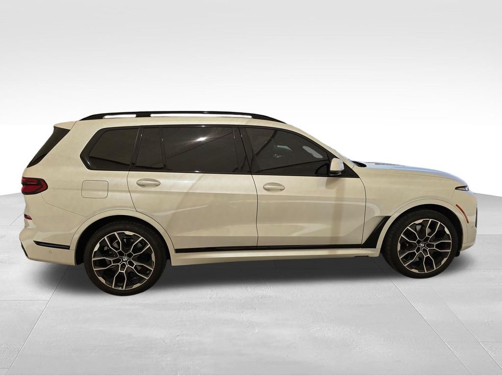 Used 2025 White Metallic BMW xDrive40i image 9