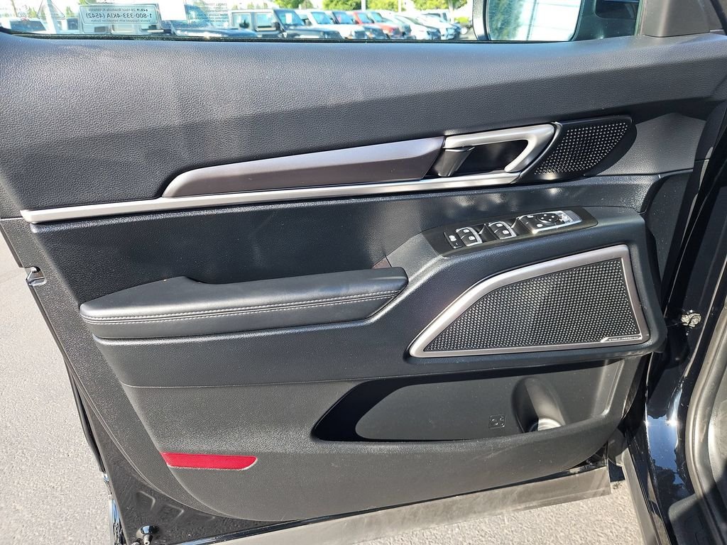 Used 2024 Black Kia S image 10