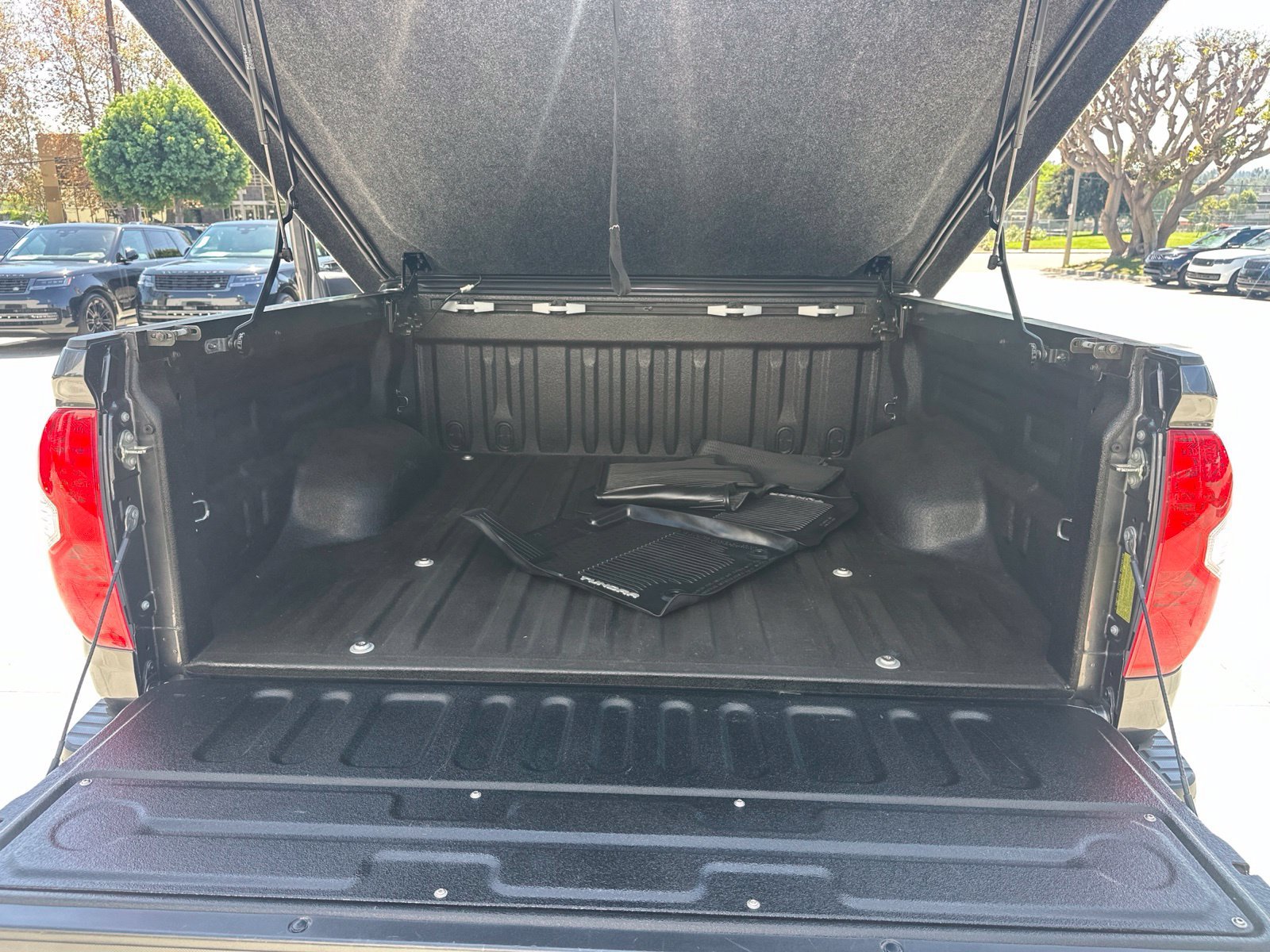 Used 2016 Magnetic Gray Metallic Toyota SR5 image 20