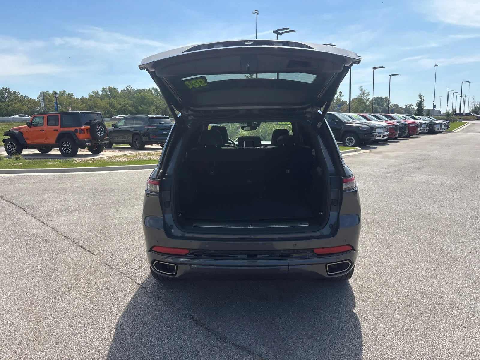 Used 2025 Baltic Gray Metallic Clearcoat Jeep Summit image 12