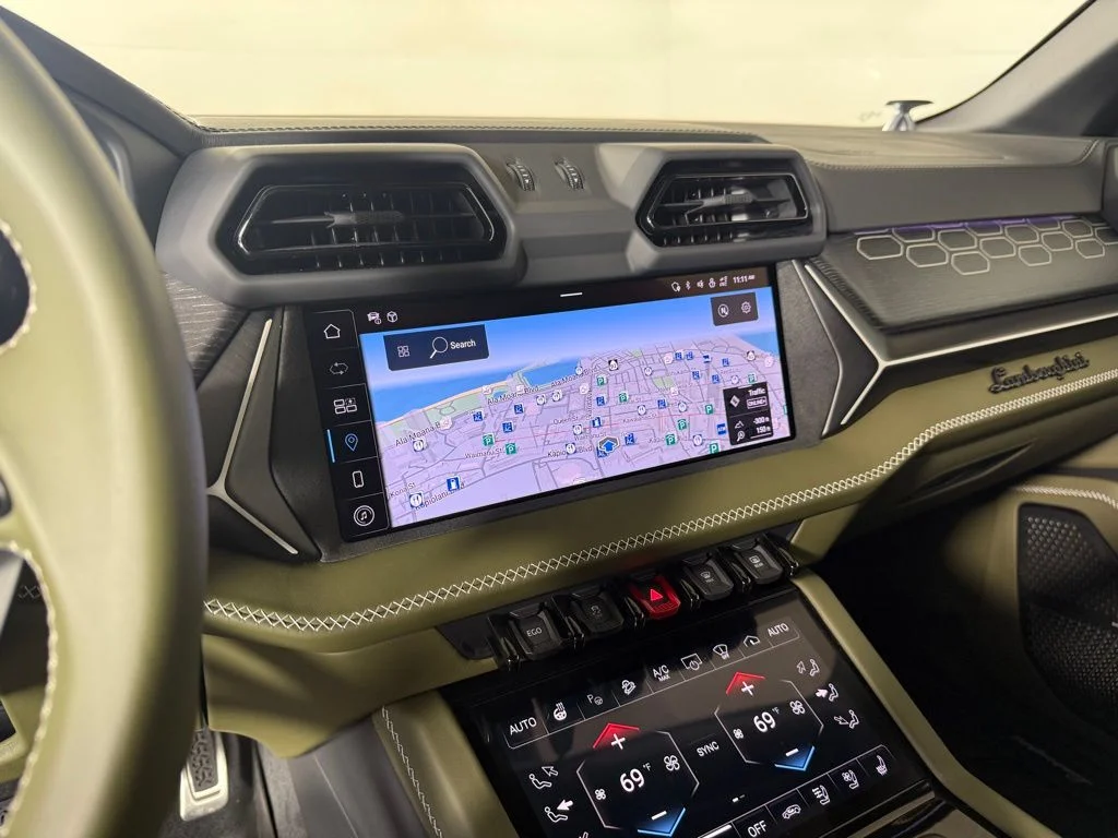 2025 Lamborghini Urus SE - Photo 7