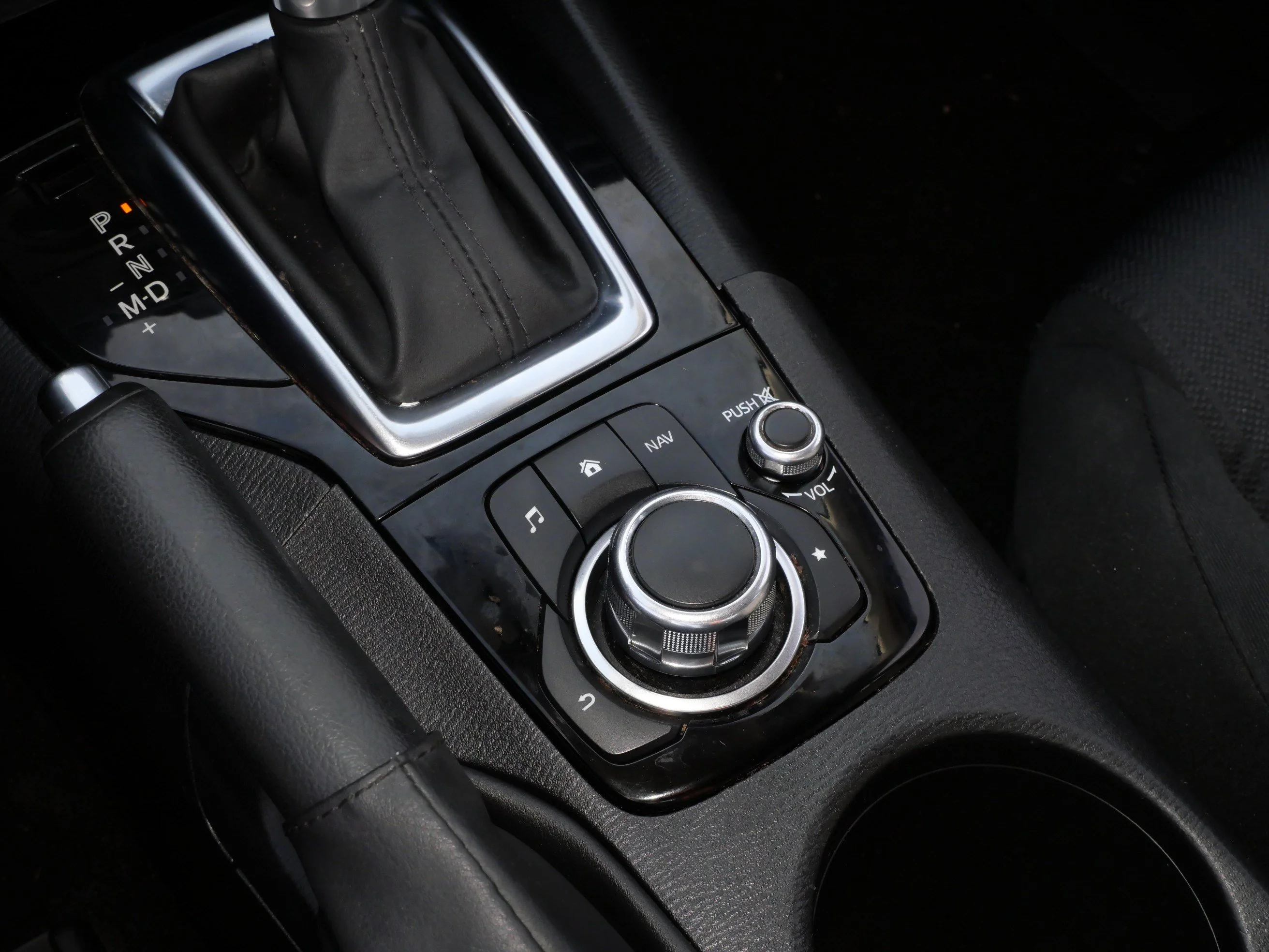 Used 2015 Meteor Gray Mica Mazda i Sport image 25