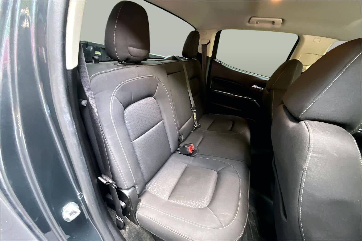 Used 2016 Cyber Gray Metallic GMC 2WD SLE image 19