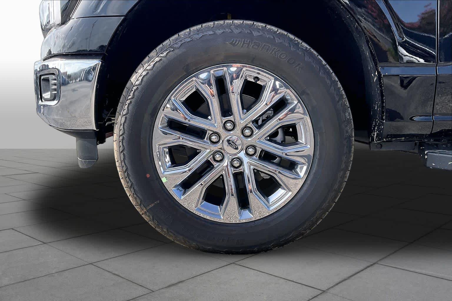 New 2026 Agate Black Metallic Ford Lariat® image 8