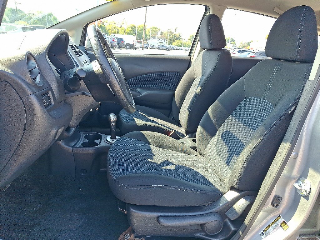 Used 2014 Gray Nissan SV image 15