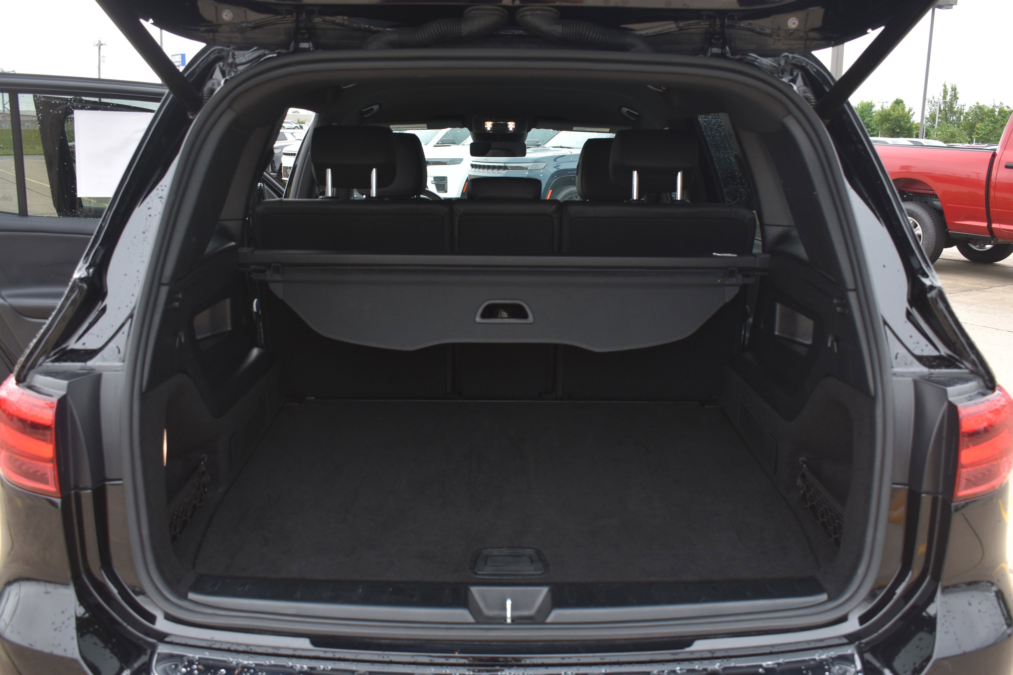Used 2024  Mercedes-Benz GLB 250 image 17
