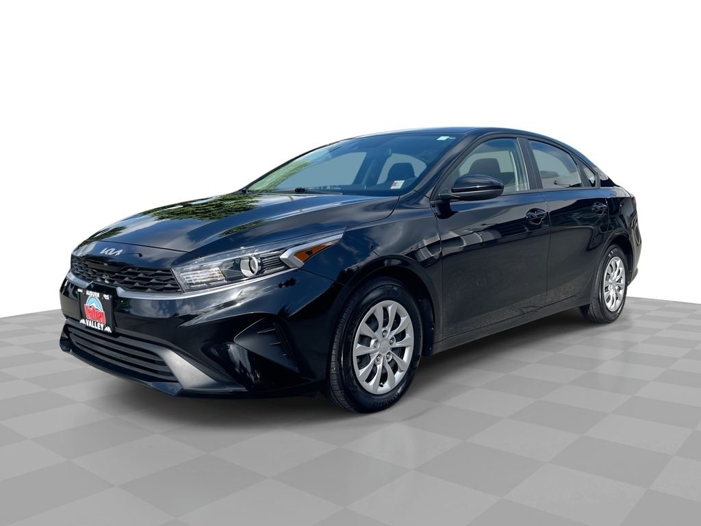 2022 Kia Forte FE AT's photo