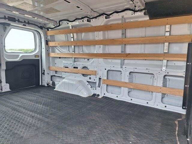 Used 2024 Oxford White Ford T250 image 25