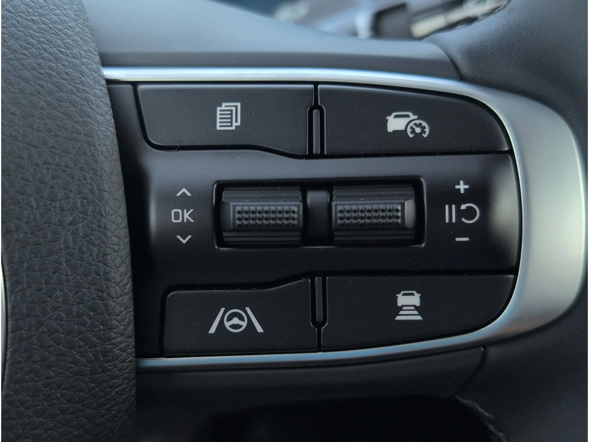 New 2026 Wolf Gray Kia GT-Line FWD image 21