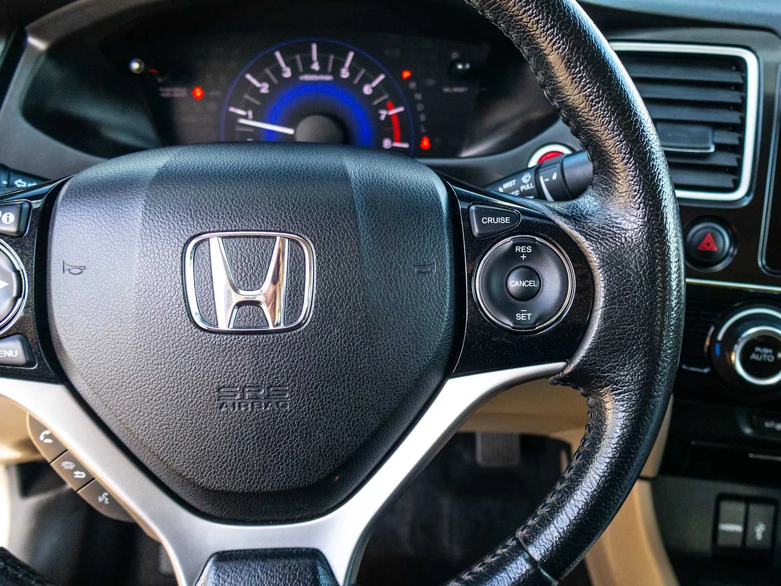 Used 2015  Honda EX-L image 32
