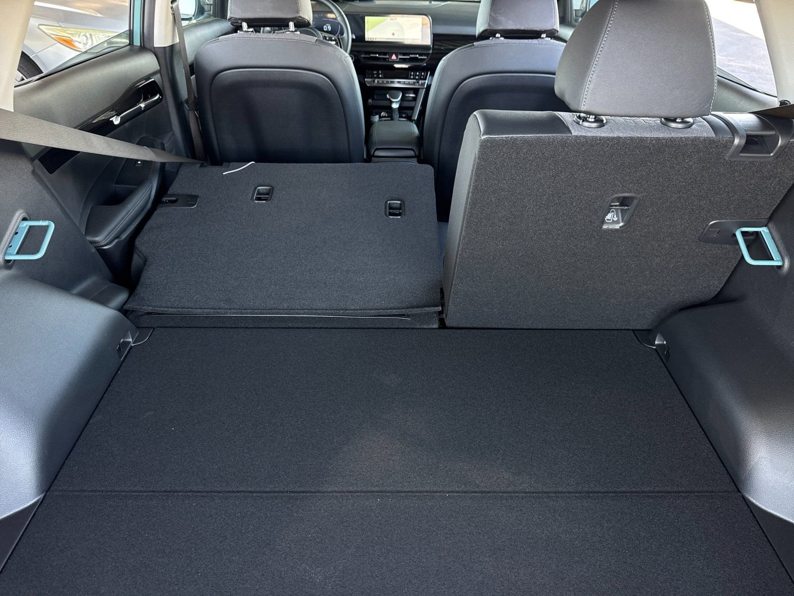 New 2026 Pluton Blue / Black Roof Kia S image 16