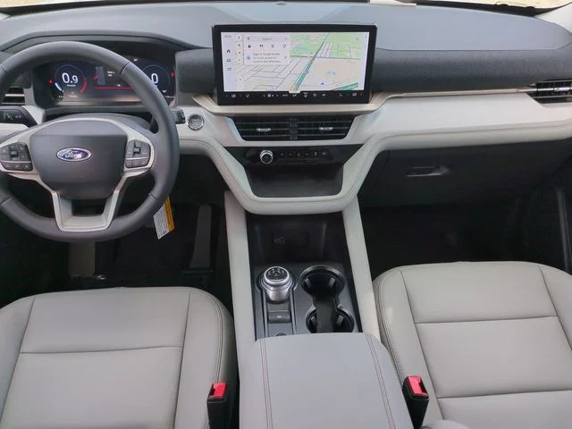 New 2026 Star White Metallic Tri-Coat Ford Active image 15