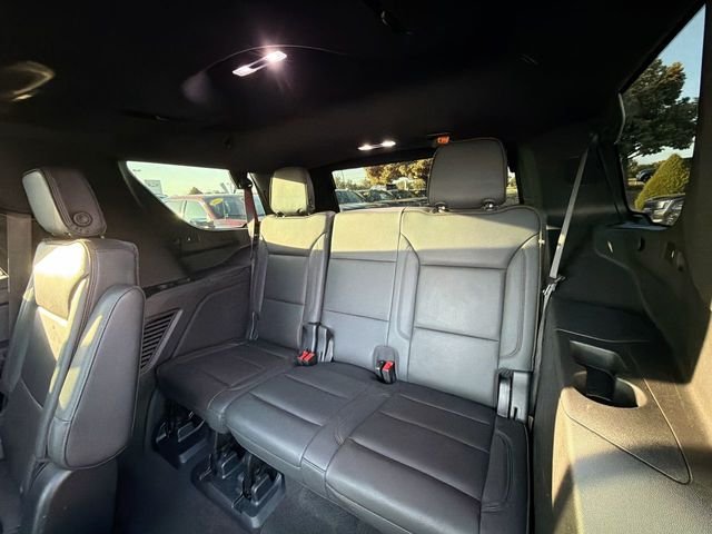 Used 2021  Chevrolet High Country image 31