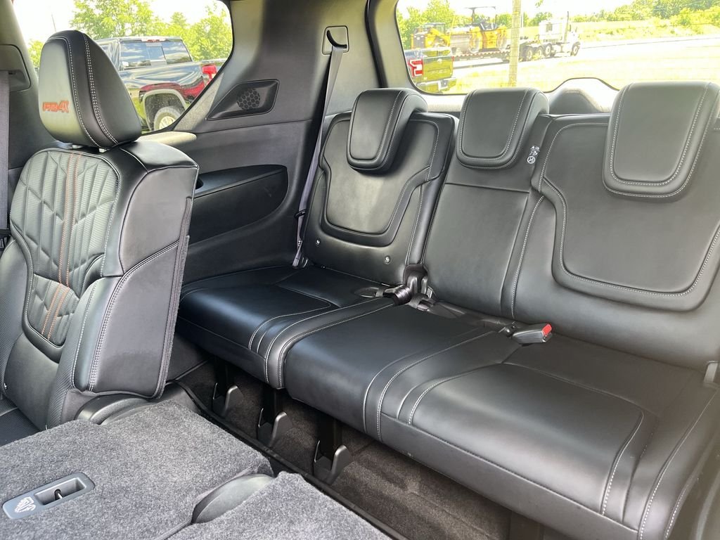 Used 2025 White Nissan PRO-4X image 30