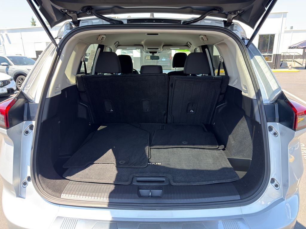 Used 2024 Silver Nissan S image 31
