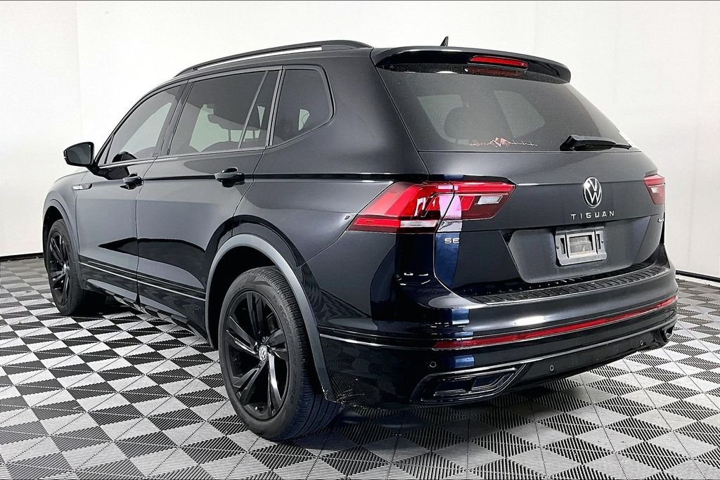 Used 2023 Black Volkswagen 2.0T SE R-Line Black image 2