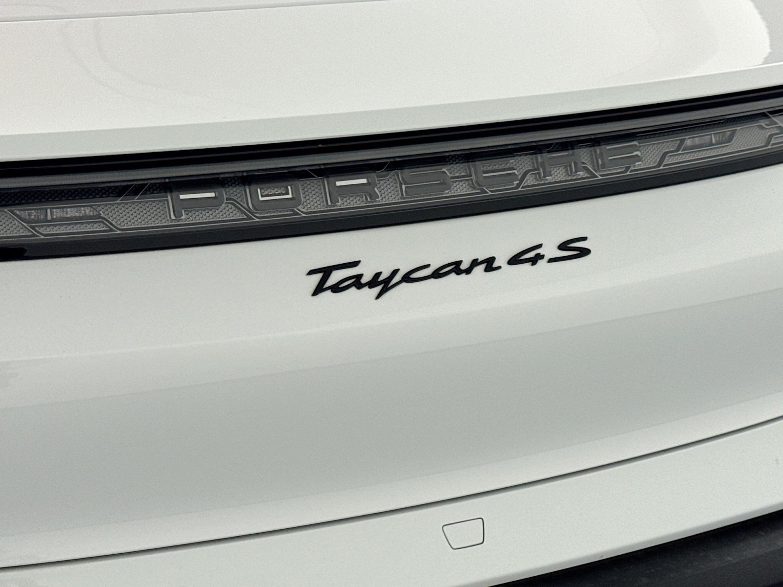 2025 Porsche Taycan S - Photo 25