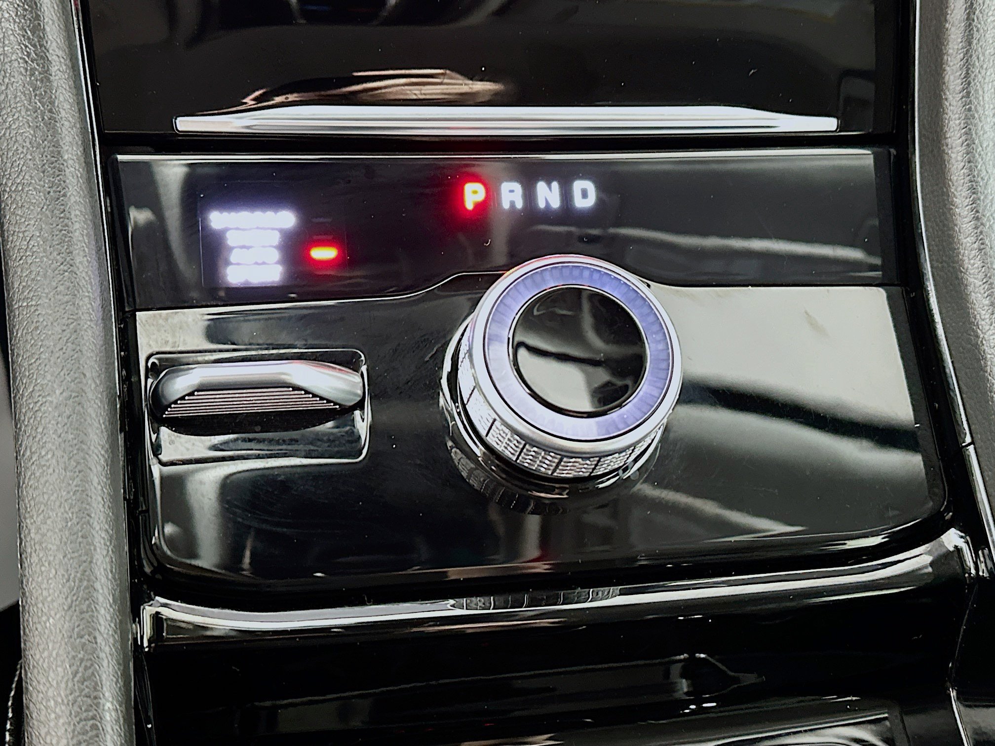 Used 2023 Diamond Black Crystal Pearlcoat Jeep Limited image 18
