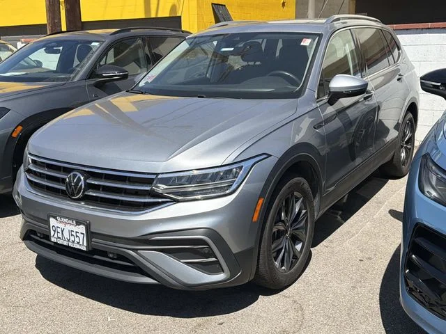 Silver 2022 Volkswagen Tiguan SUV / Crossover Front-Wheel Drive 
