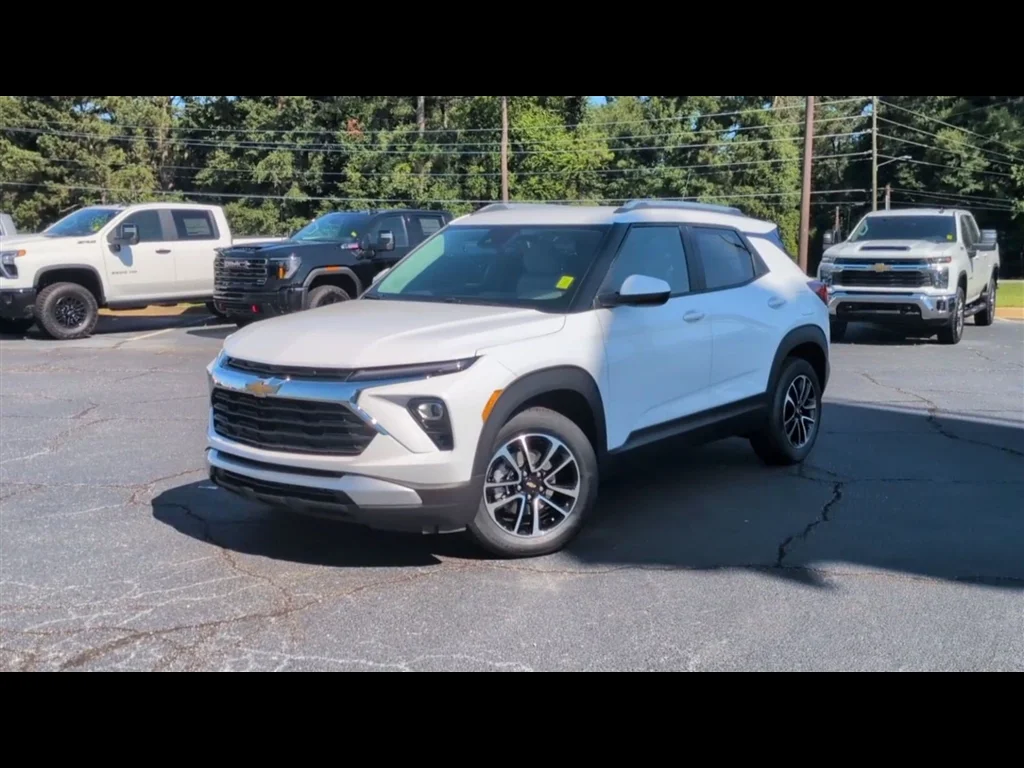 New 2026 Summit White Chevrolet LT image 28