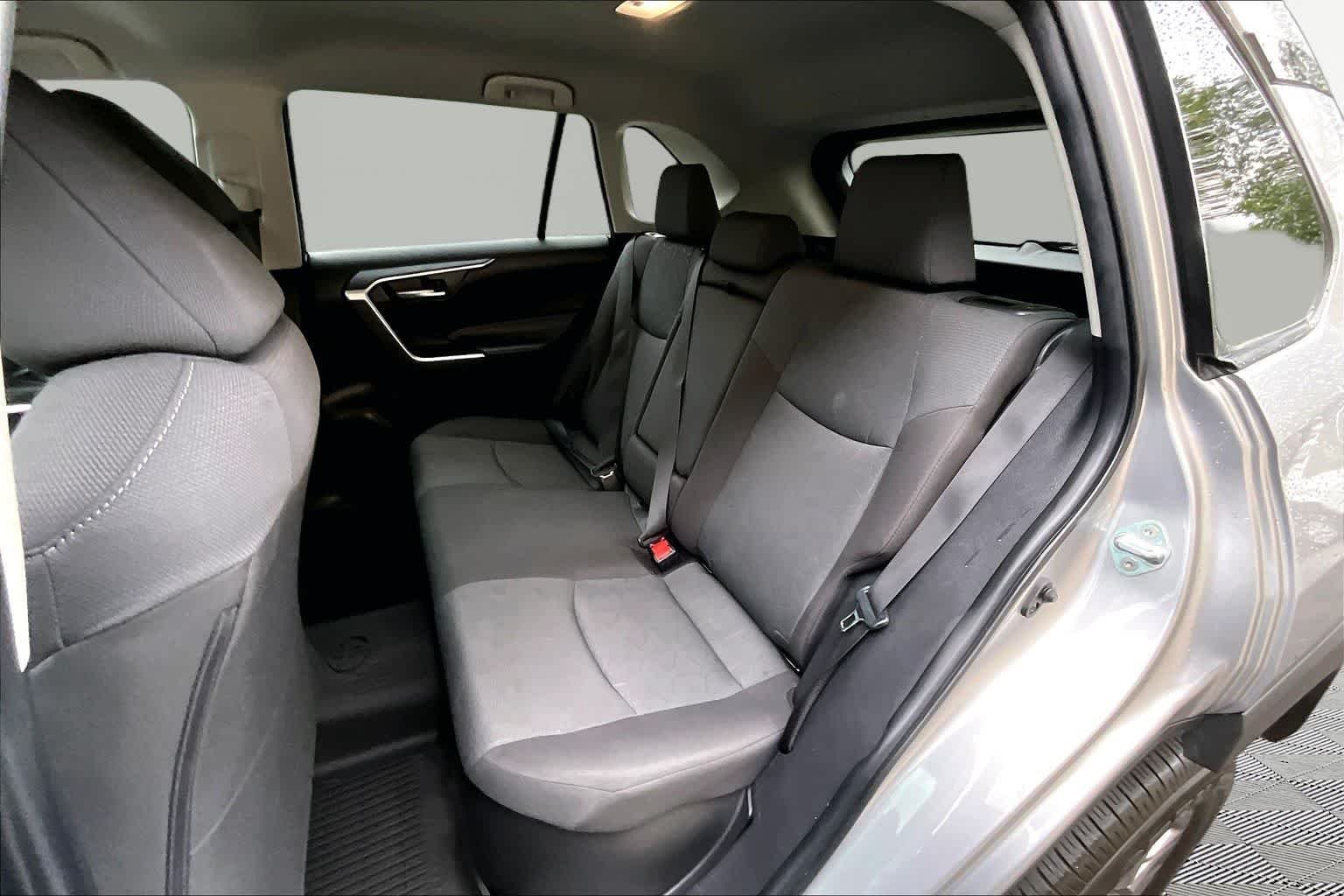 Used 2025 Silver Sky Metallic Toyota Hybrid XLE image 21