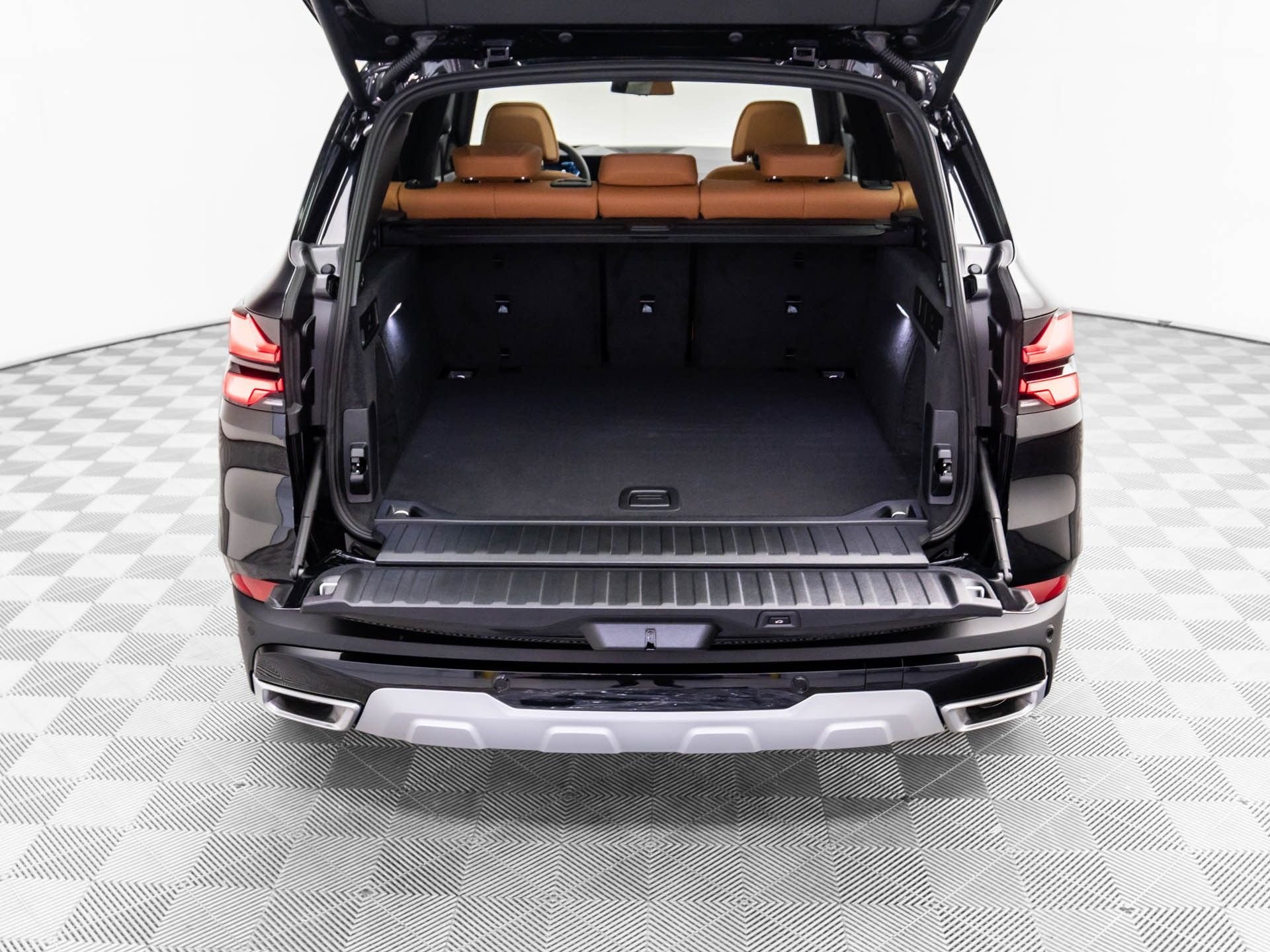 New 2026 Black Sapphire Metallic BMW xDrive40i image 34
