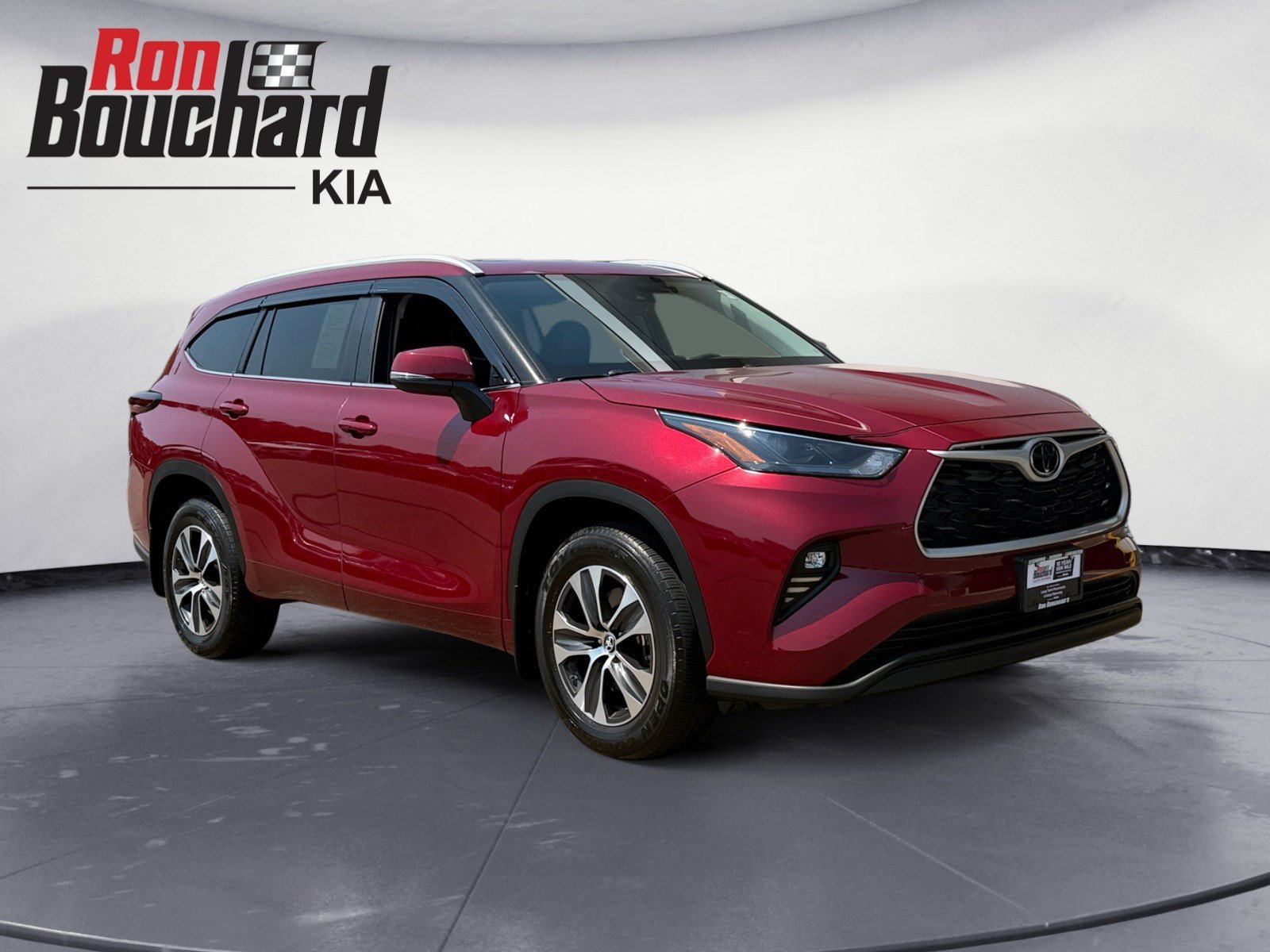 Used 2024 Ruby Flare Pearl Toyota XLE image 1