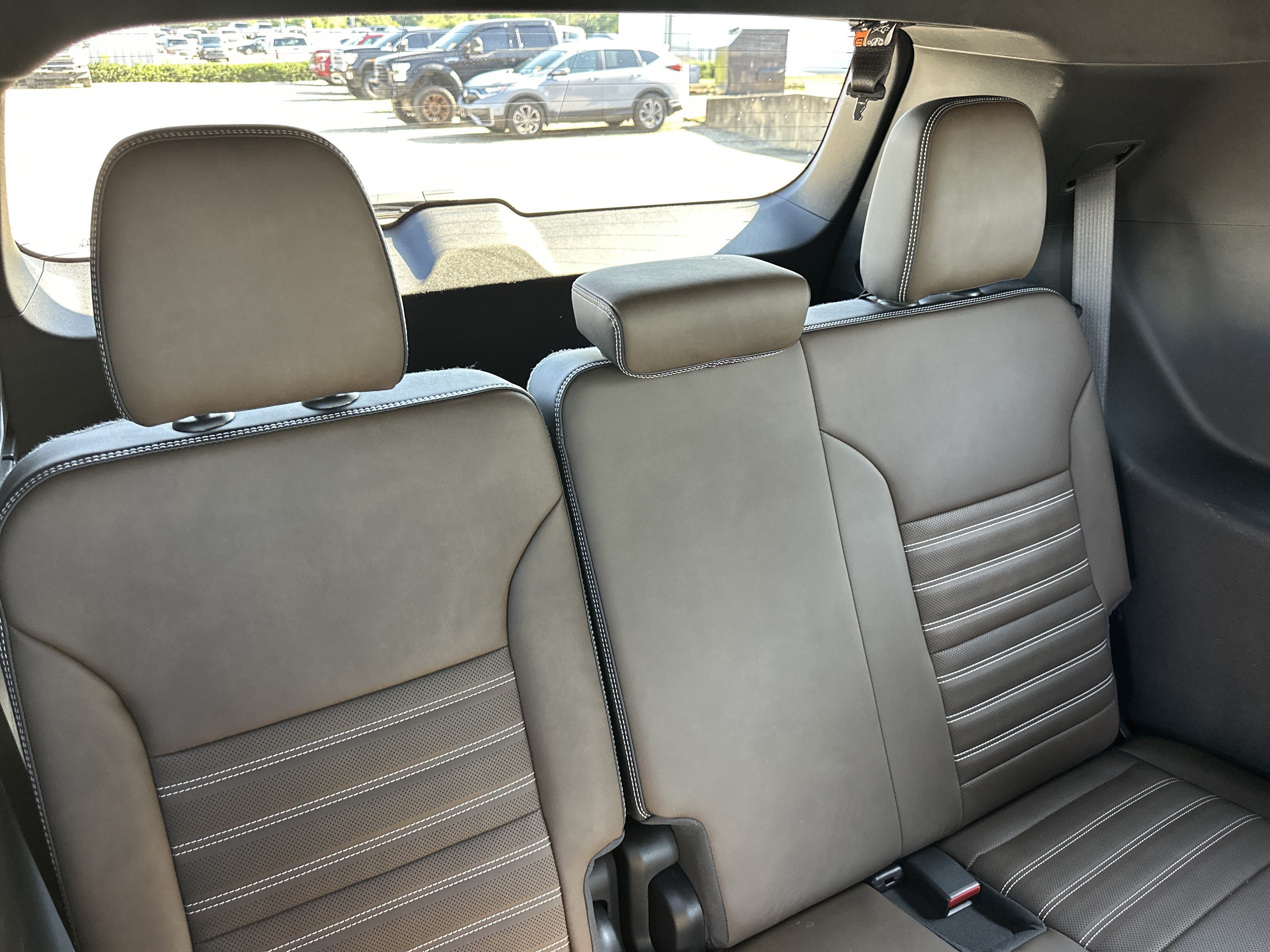 2026 GMC Acadia Denali Ultimate - Photo 18