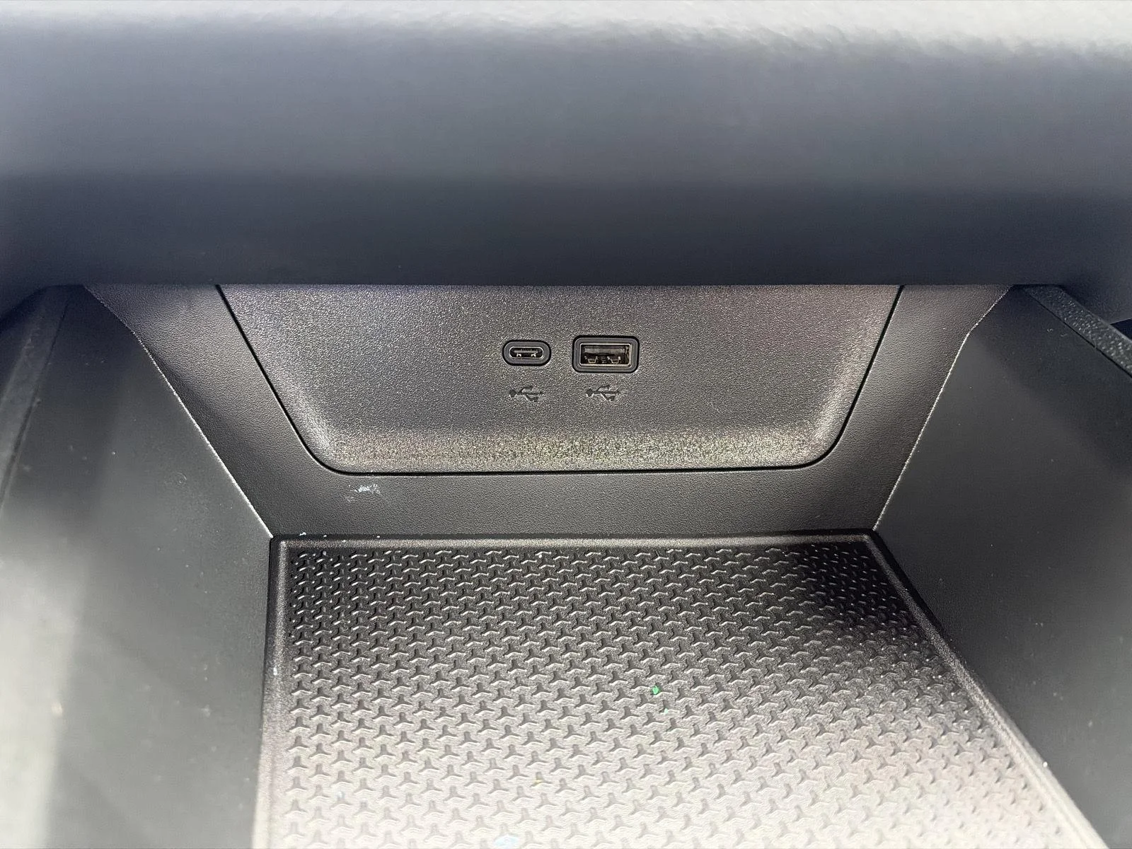 New 2027 Mosaic Black Metallic Chevrolet LT image 23